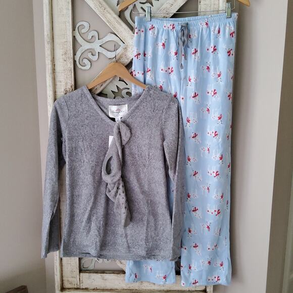 Goodnight Kiss 3-Piece Microfleece V-Neck Pajama Set with Socks Gray Reindeer - Picture 1 of 8